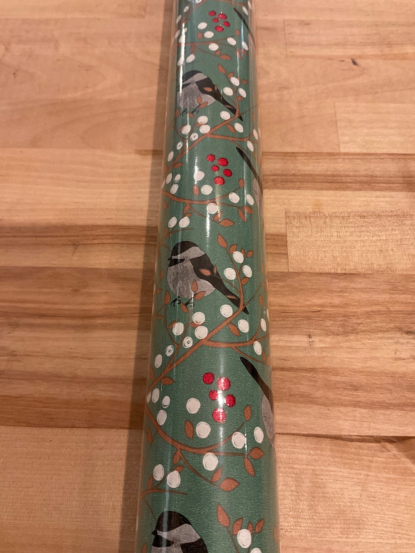 Berries & Chicks 8ft Wrapping Paper