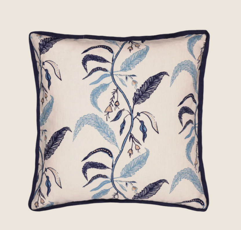 PAIR-Tuileries Bermuda Pillow