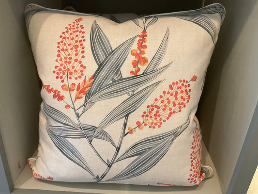 Aubin Pillow 22" x 22"