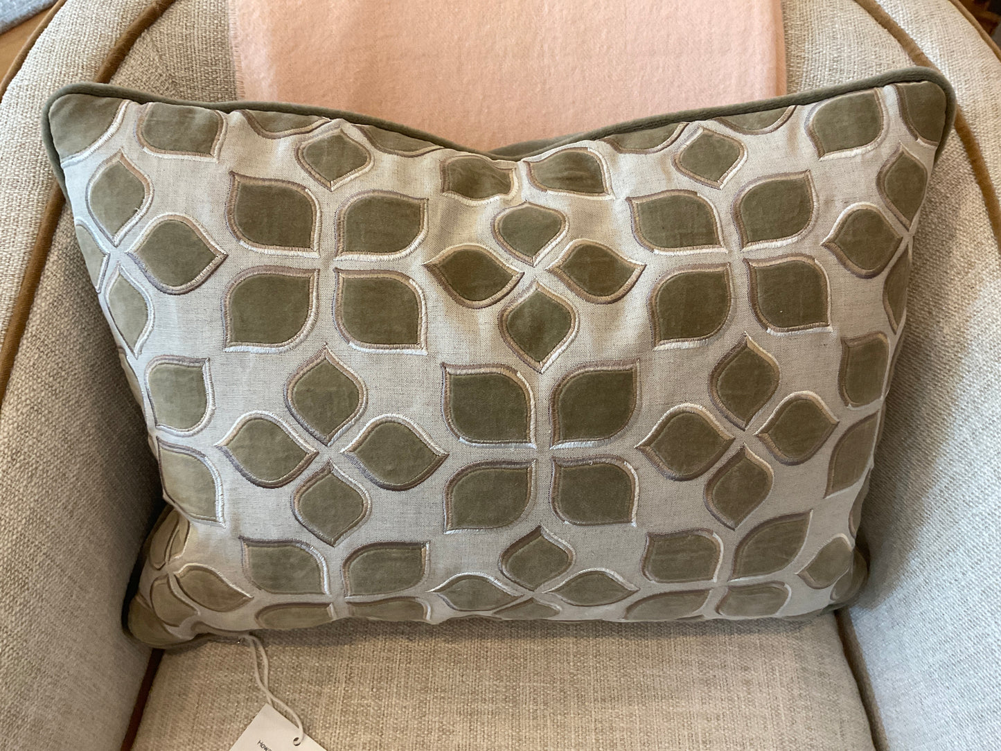 Howard Pillow 14 x 20