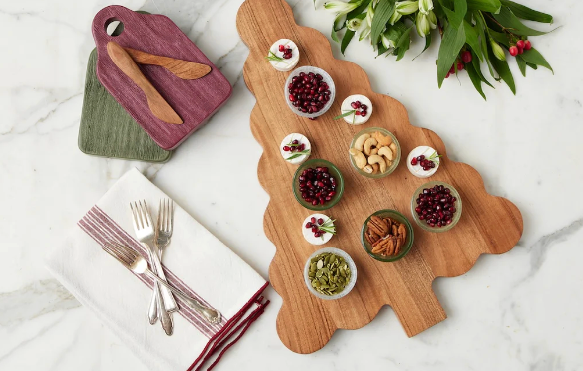Scalloped Tree Cutting Board