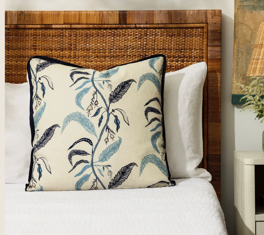 PAIR-Tuileries Bermuda Pillow